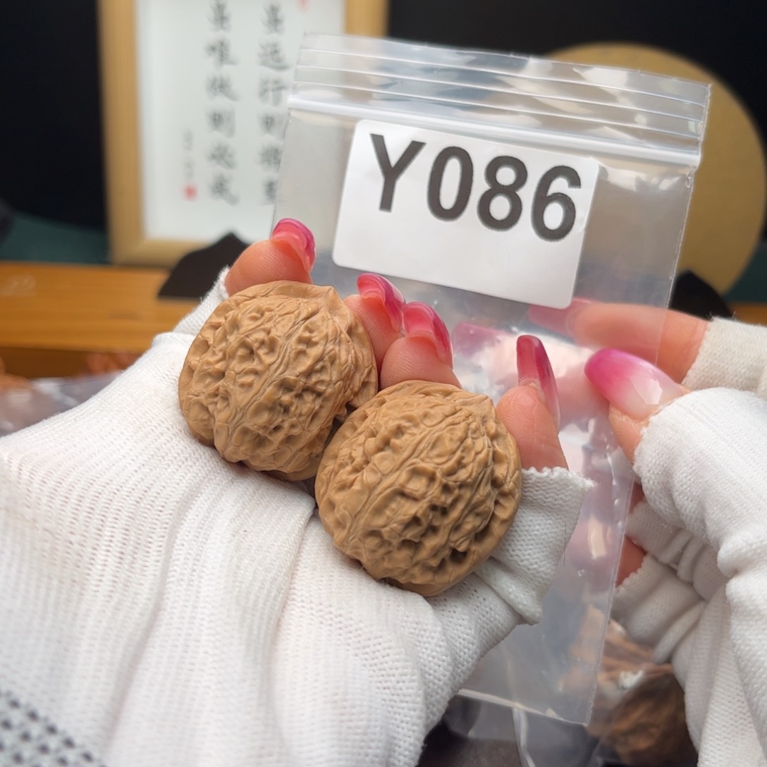 文玩核桃把件32凤胆y 086