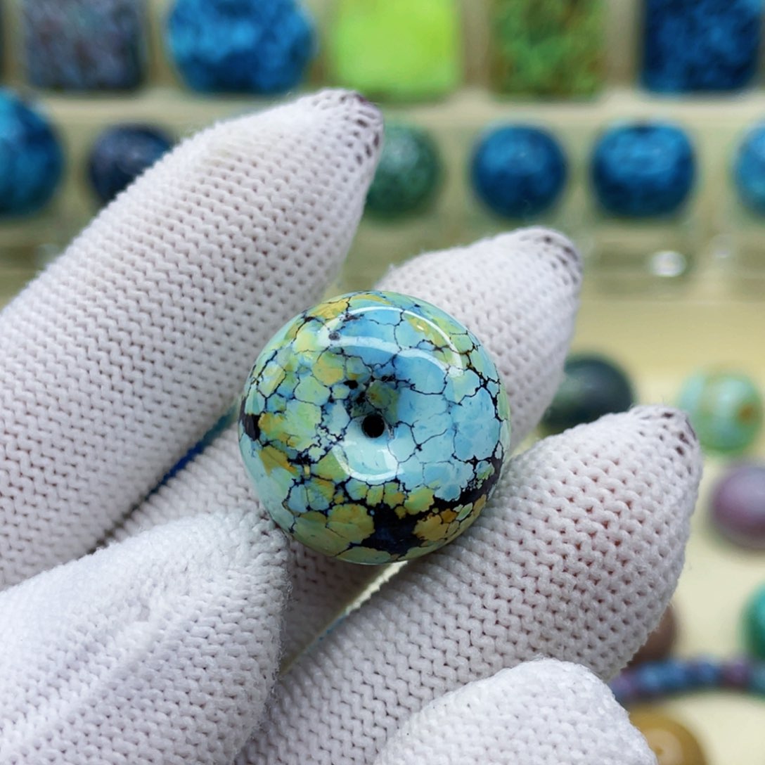 未镶嵌绿松石颈饰