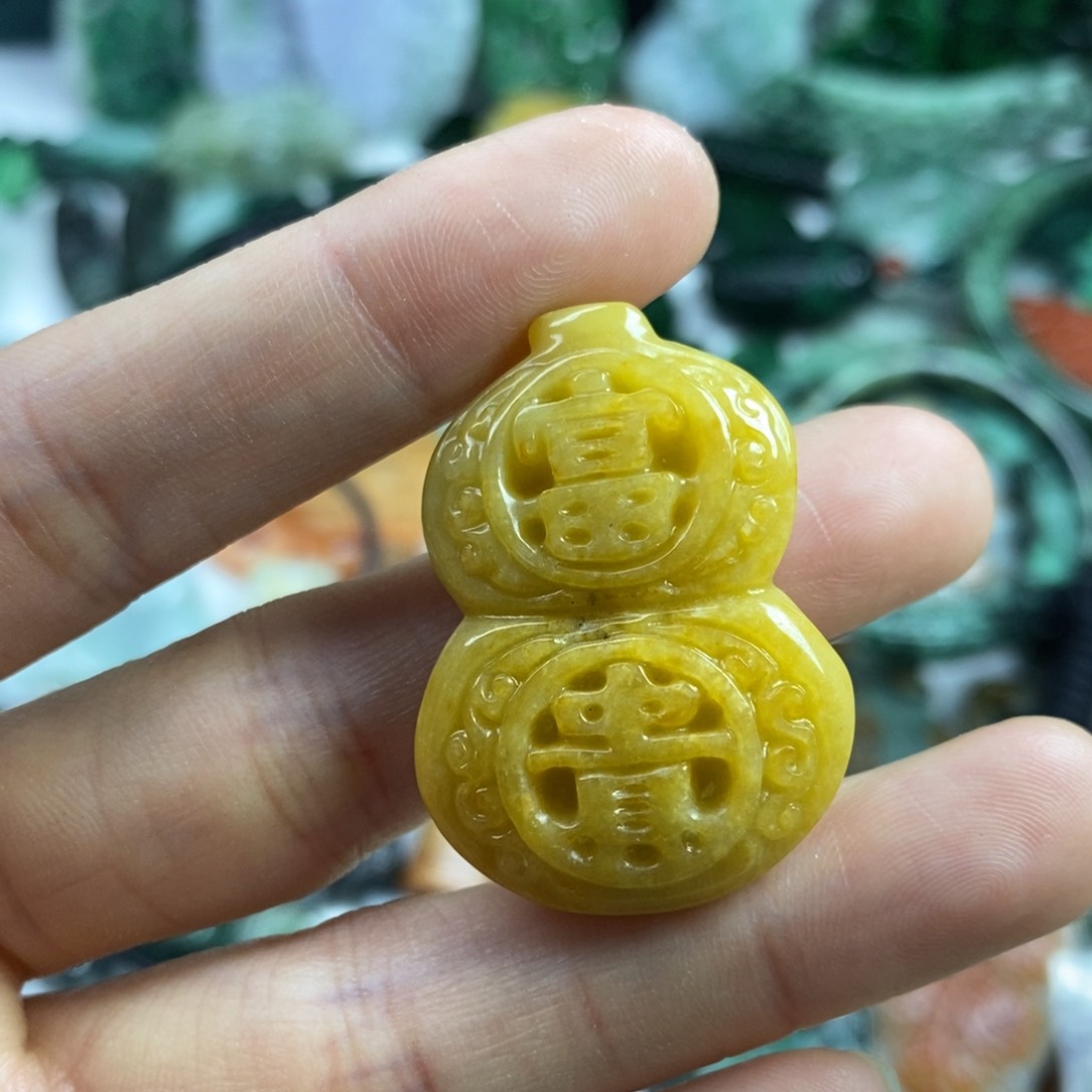 翡翠颈饰未镶嵌吊坠