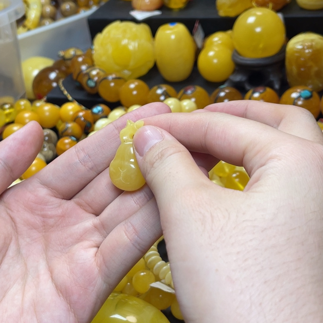 琥珀未镶嵌珠宝奇石