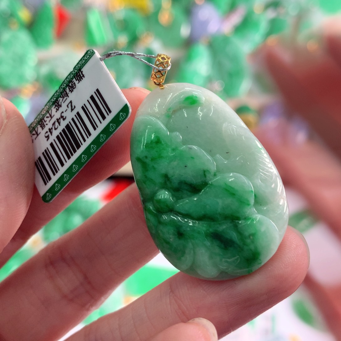 翡翠吊坠(不含链)18K金镶嵌
