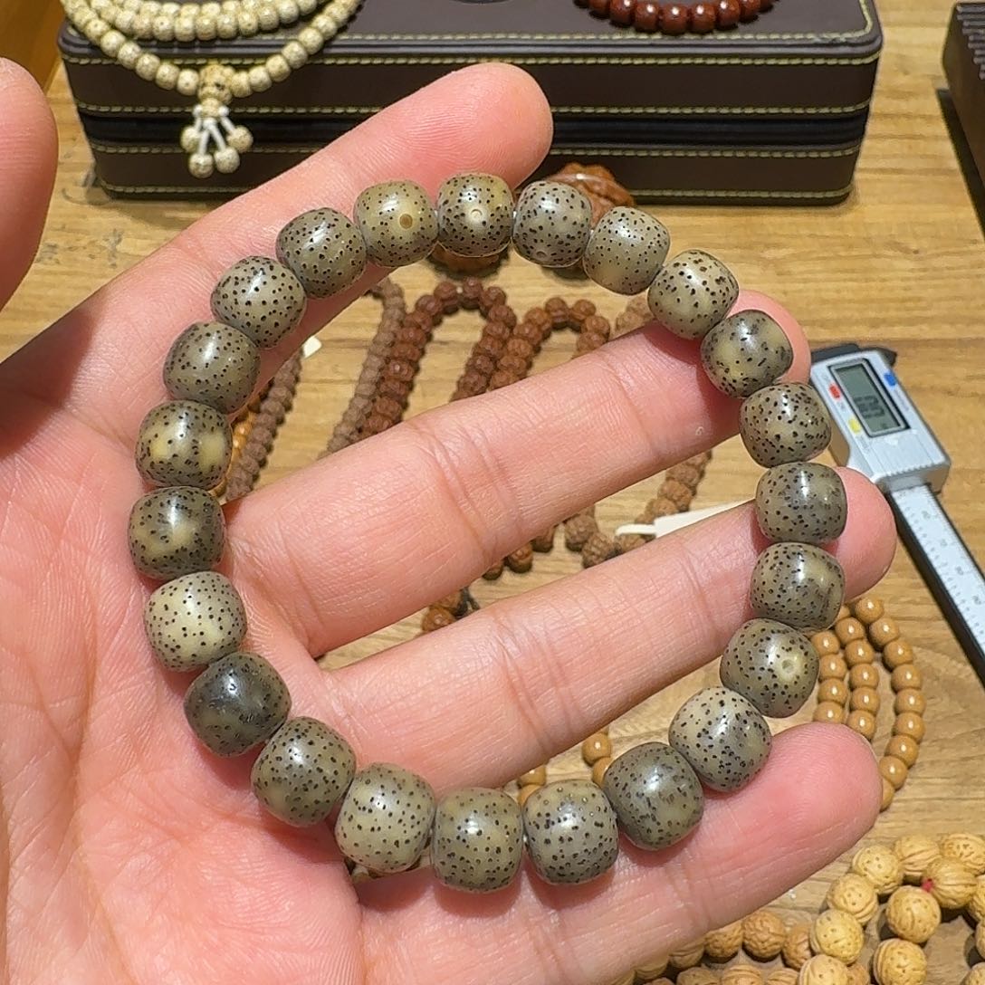 星月菩提吊坠石玉料