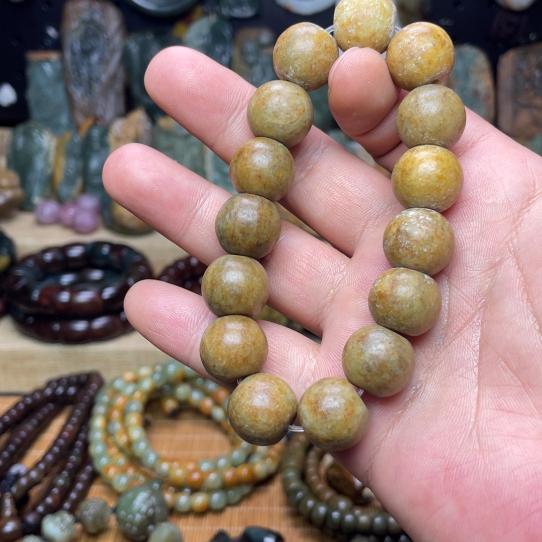 岫岩河磨玉（透闪石质玉）未镶嵌颈饰卡16福利