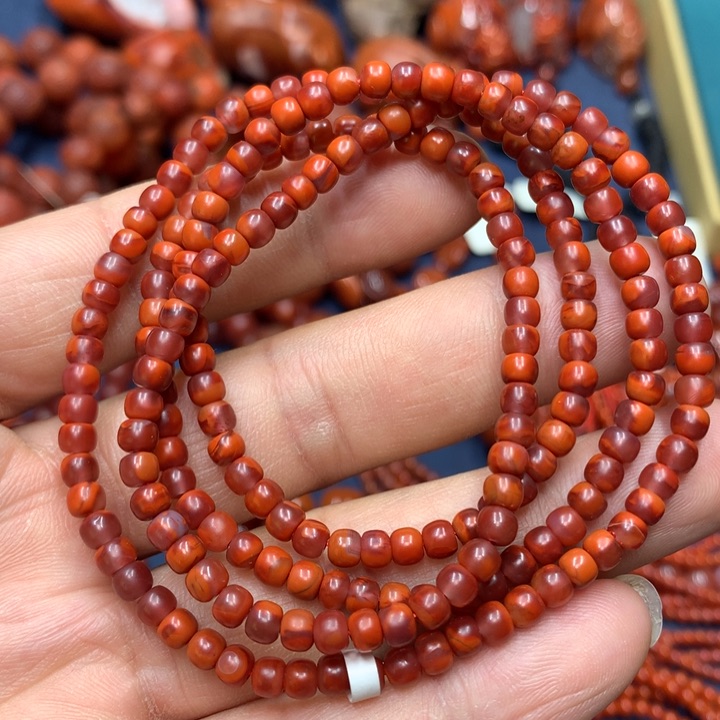 南红玛瑙手串未镶嵌4m m