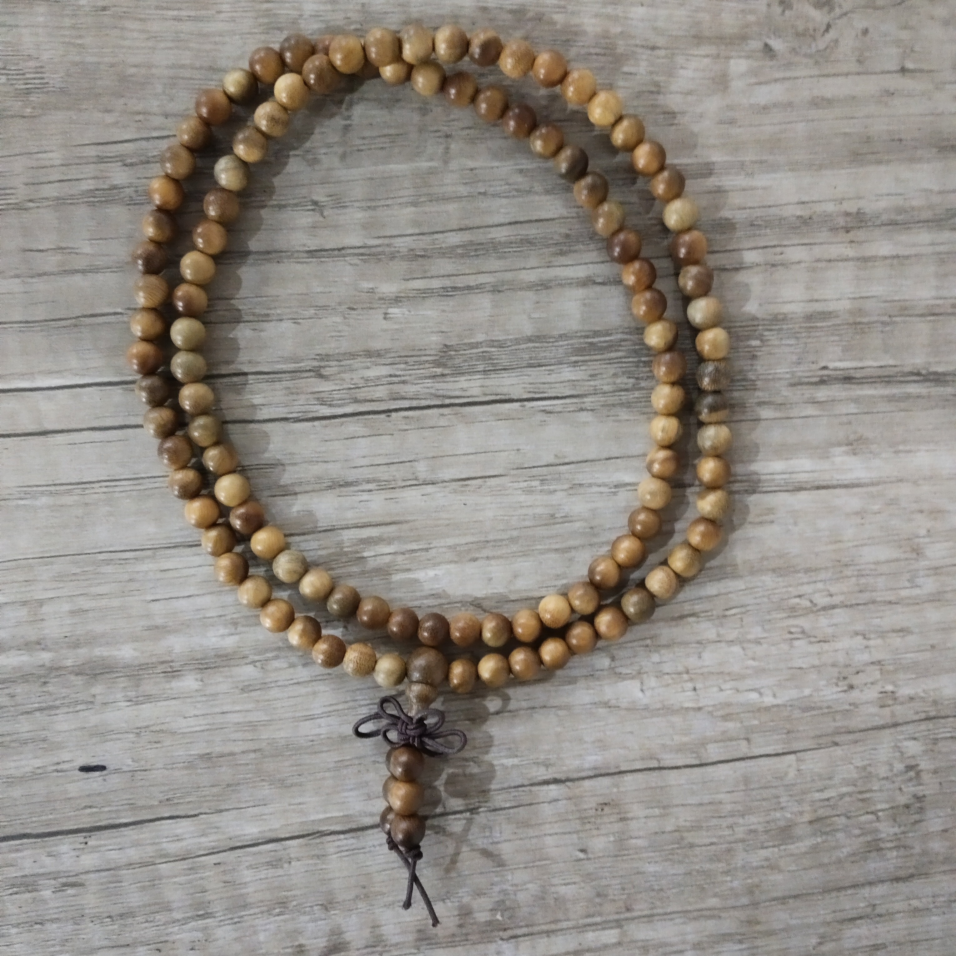 T127 绿檀圆珠0.6cm 多圈手串