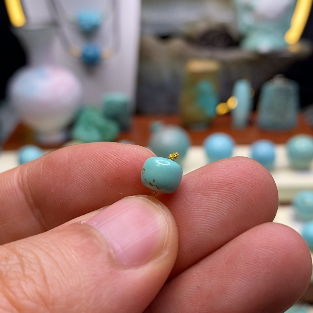 绿松石未镶嵌珠宝奇石