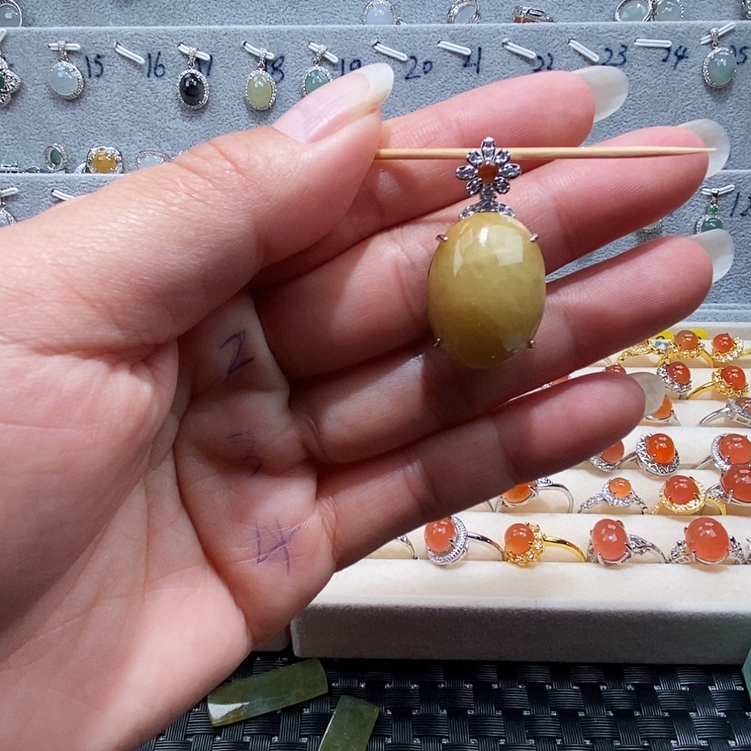 晗***贝翡翠未镶嵌戒指缅甸