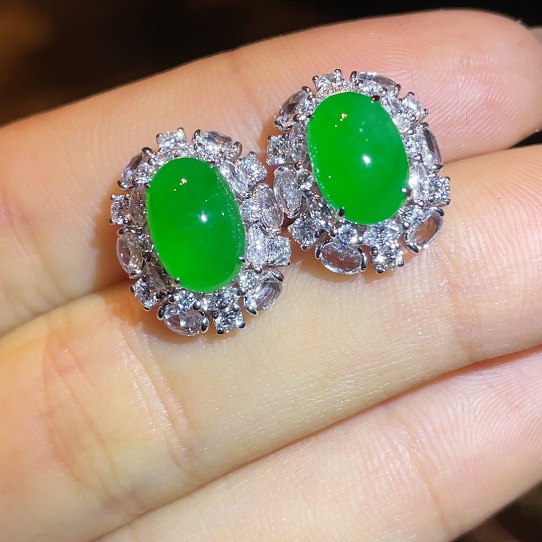 翡翠耳饰18K金镶嵌蛋面耳钉