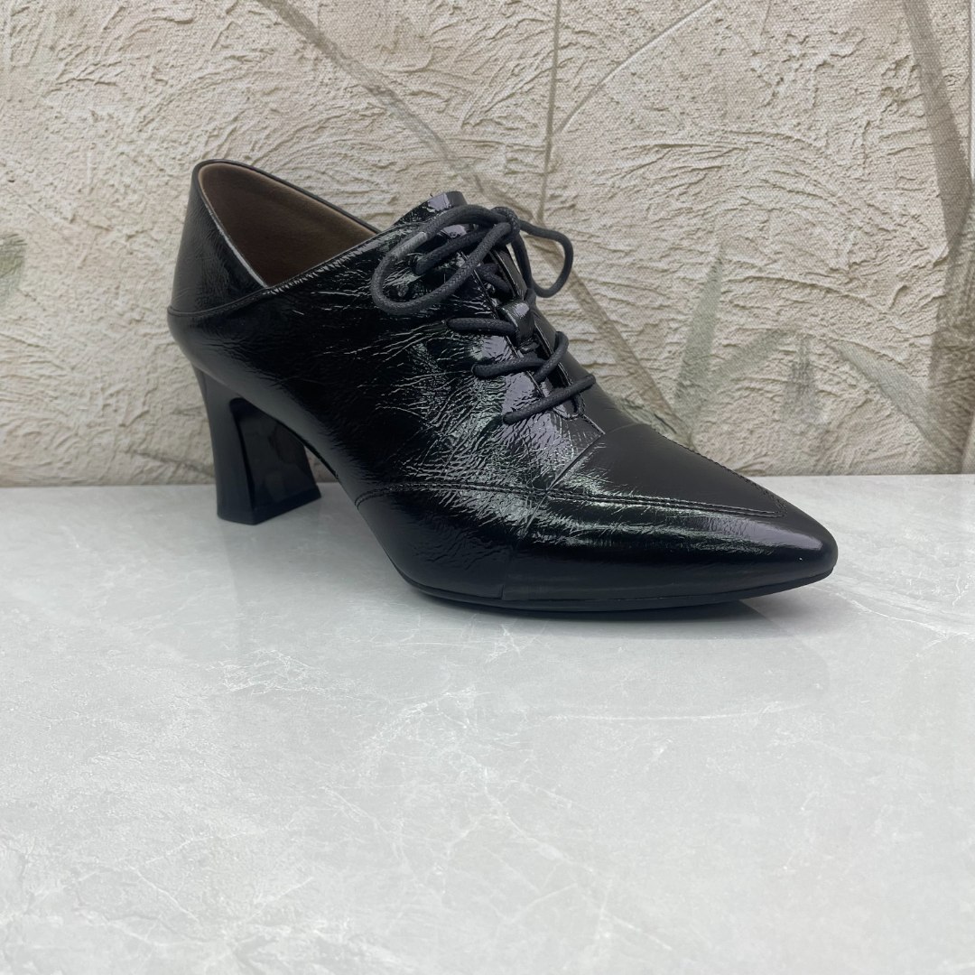 单鞋女 (牛皮) 01211(孤品)e区39码