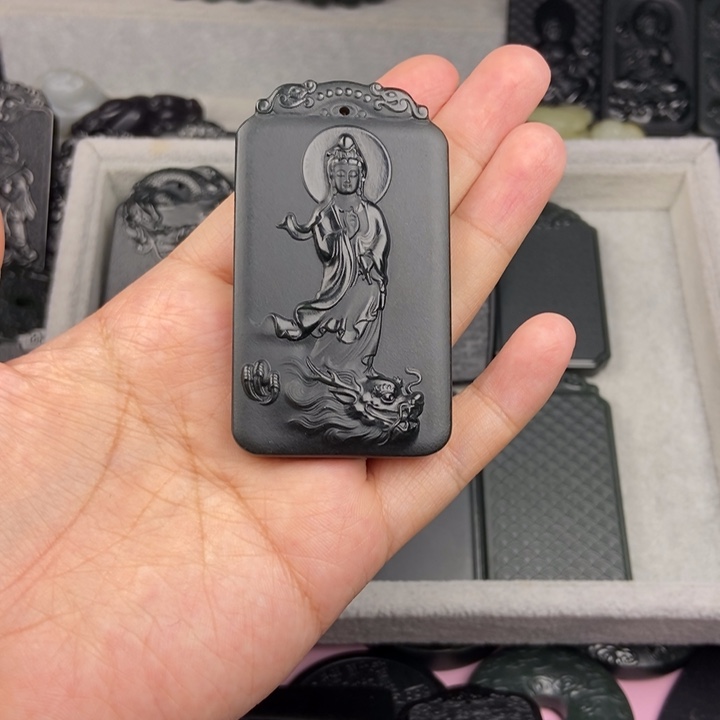 颈饰未镶嵌和田玉埃****司