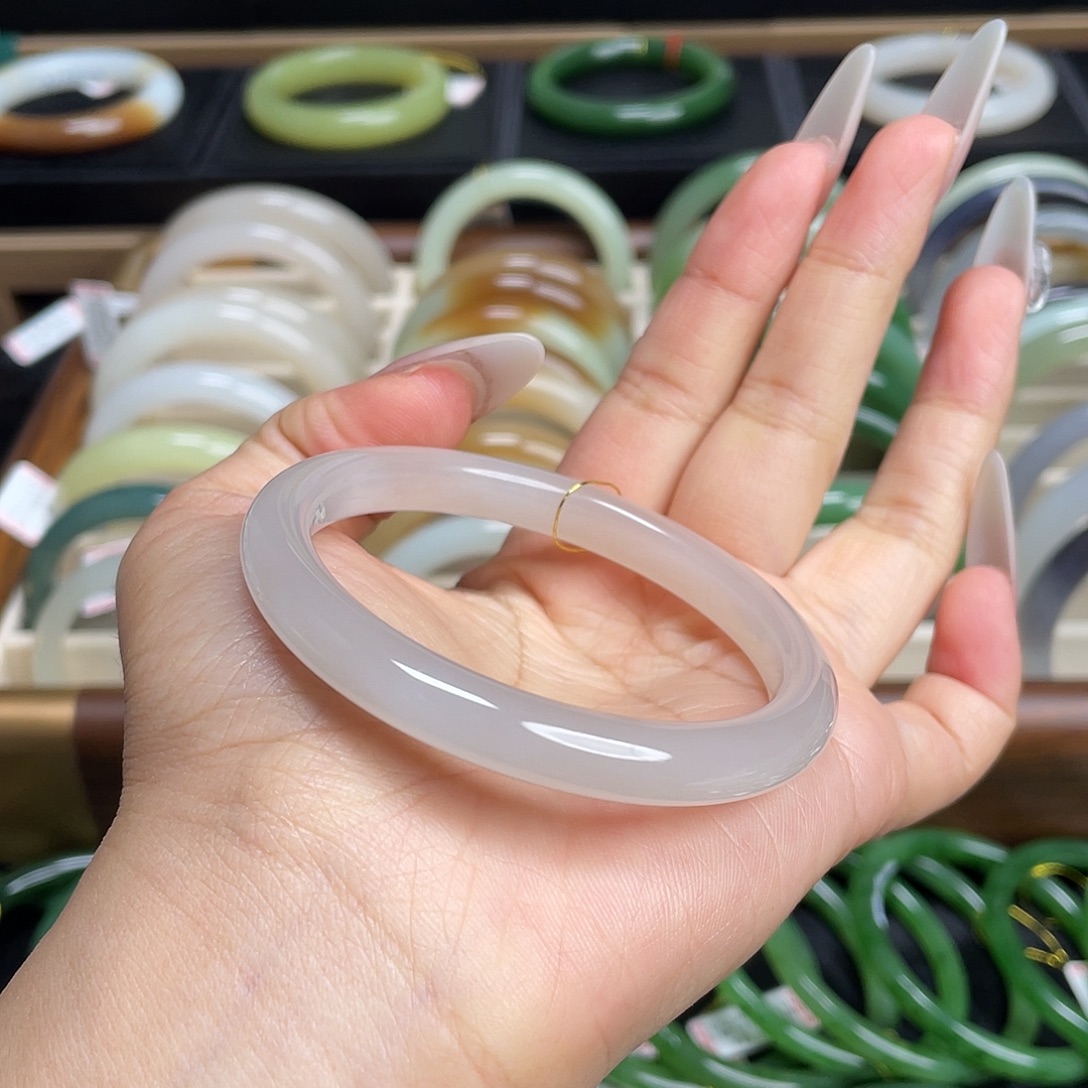 和田玉未镶嵌手镯55