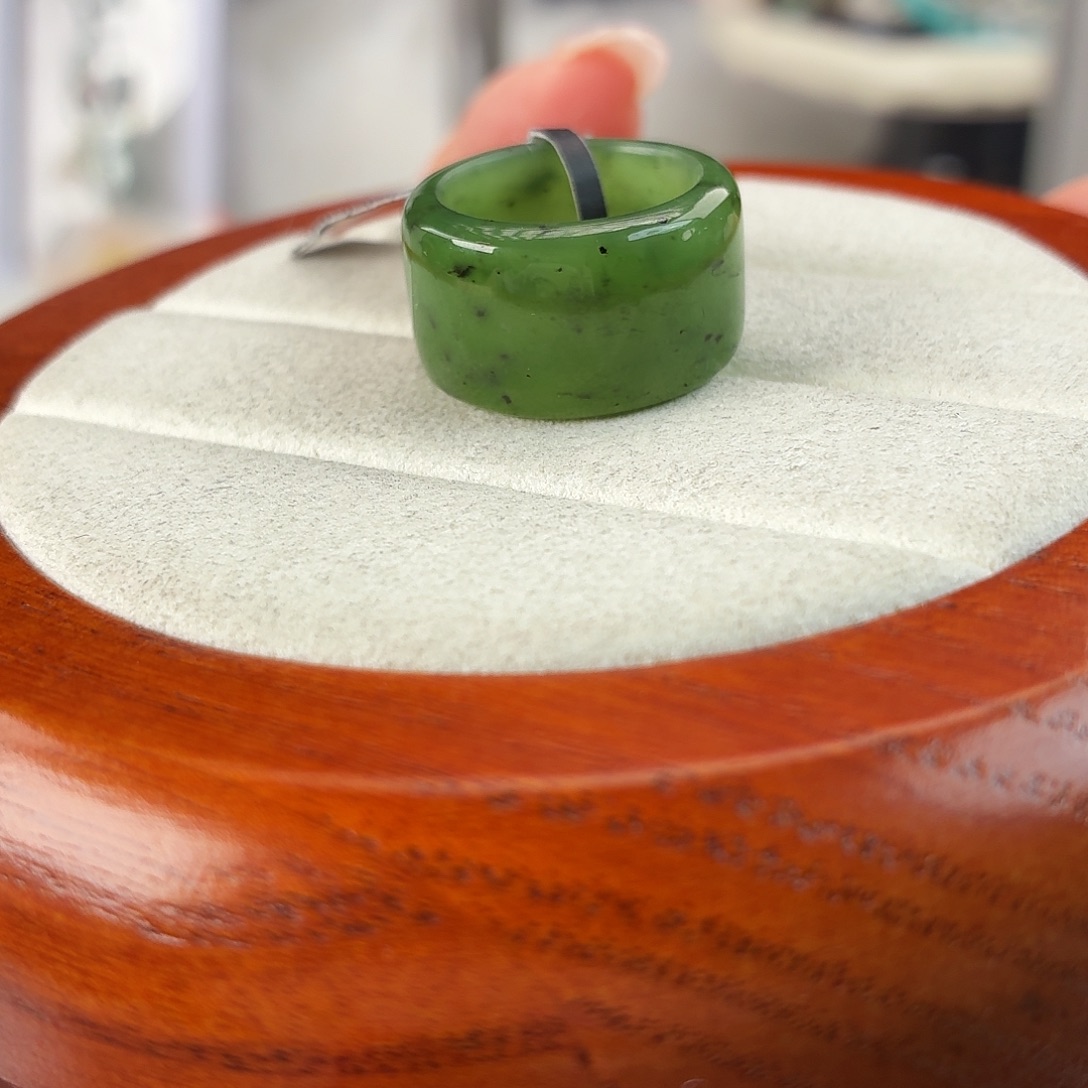 和田玉未镶嵌戒指r32碧玉圆切15.4