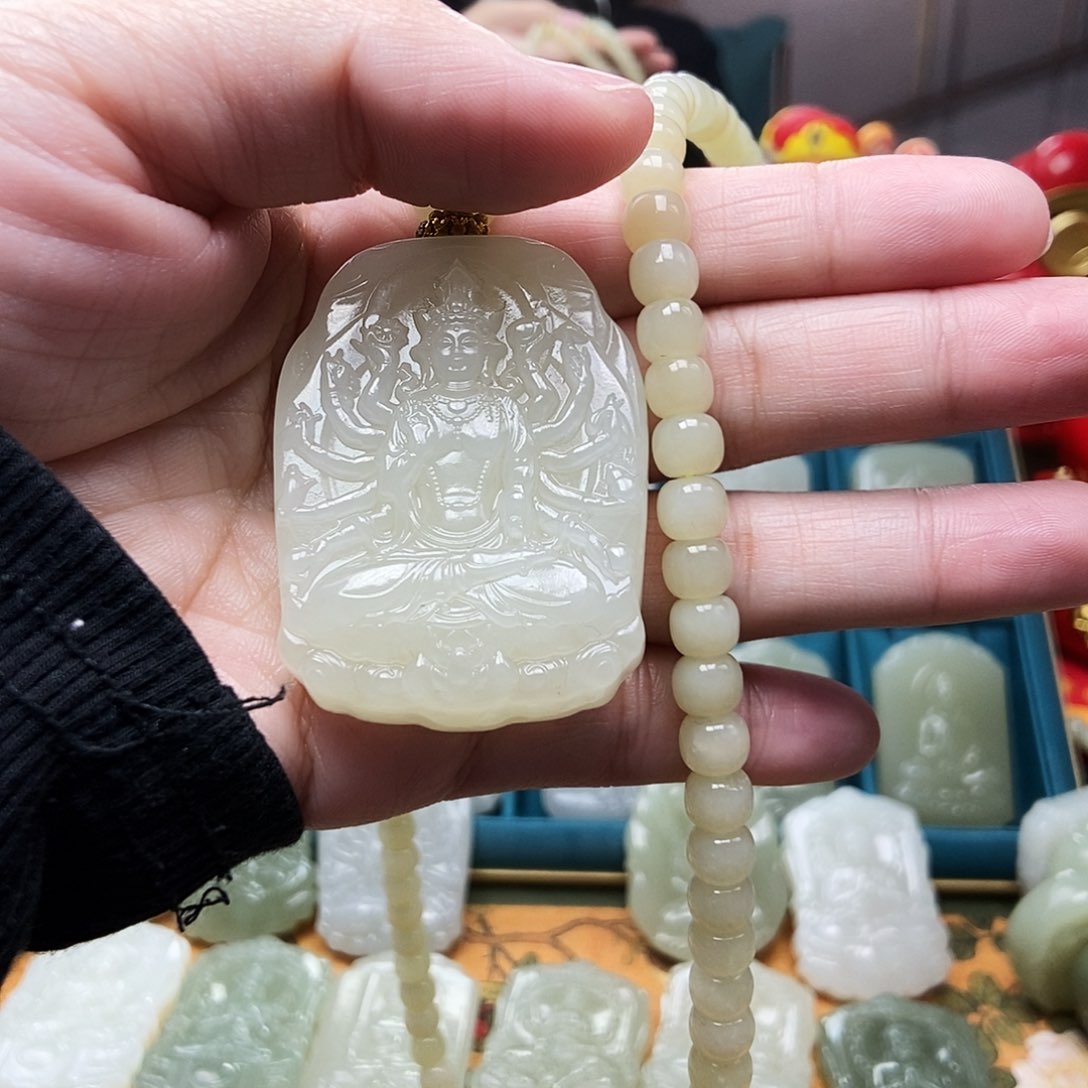 和田玉颈饰未镶嵌大*