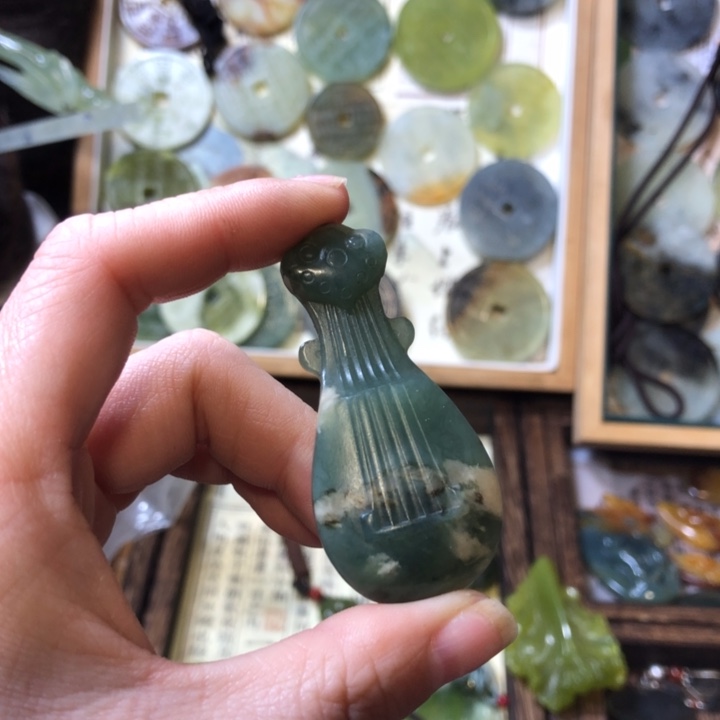 岫玉岫玉挂件未镶嵌