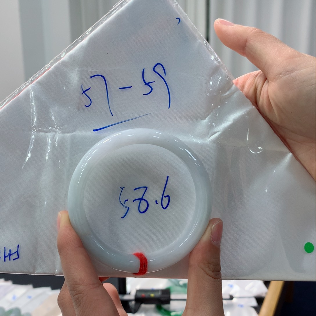 翡翠手镯未镶嵌买断