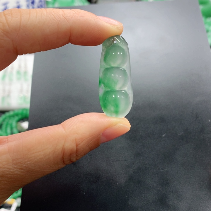 石英质玉未镶嵌吊坠青青 吊坠 多人