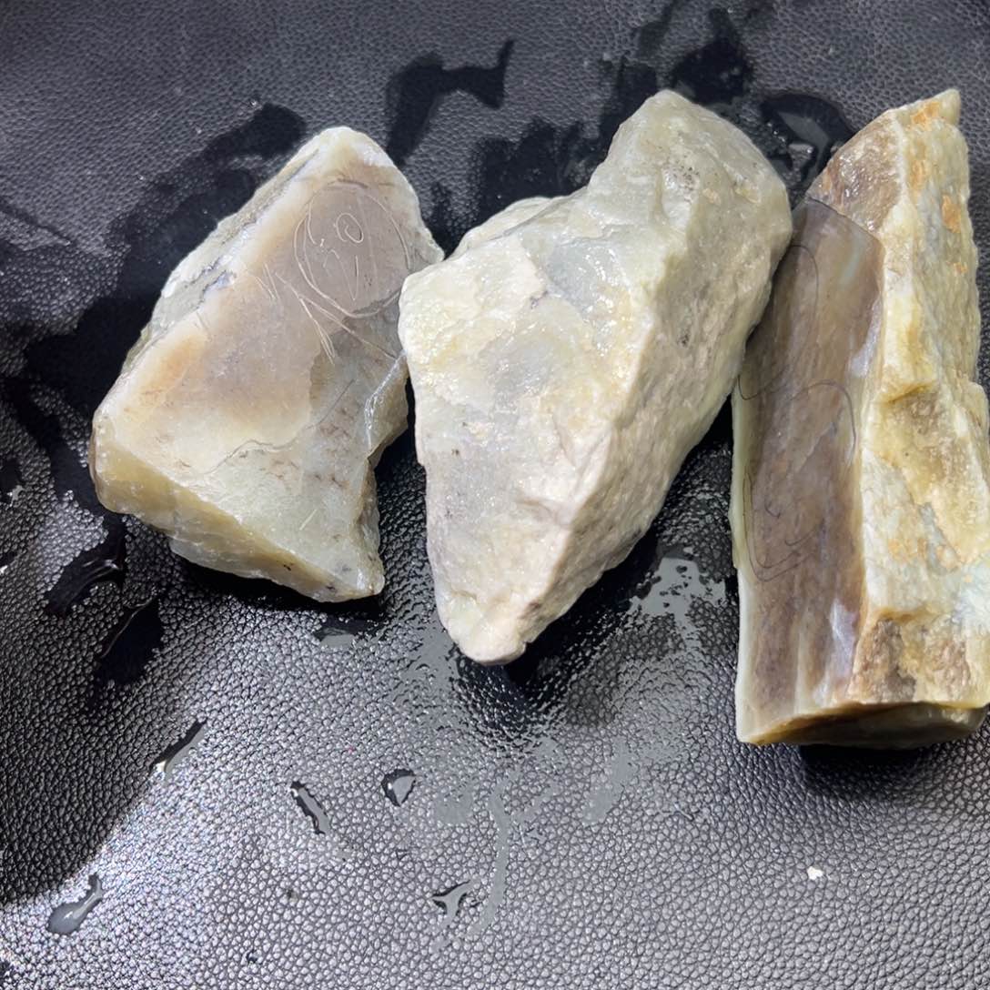 和田玉（糖玉）未镶嵌手镯