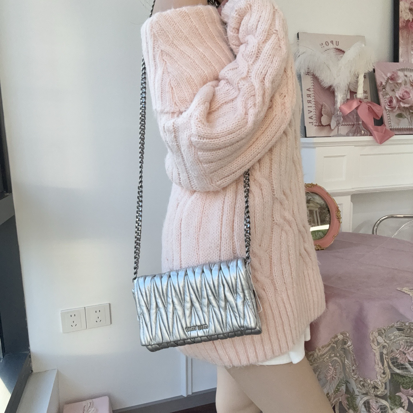 95新 MIU MIU/缪缪 miumiu 太空银褶皱链条包