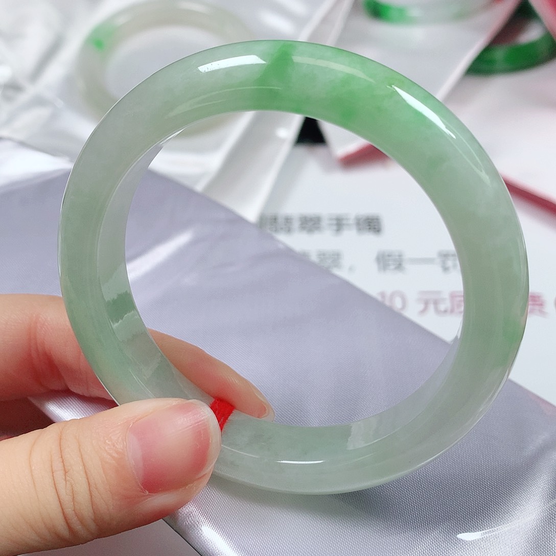 翡翠未镶嵌手镯1583