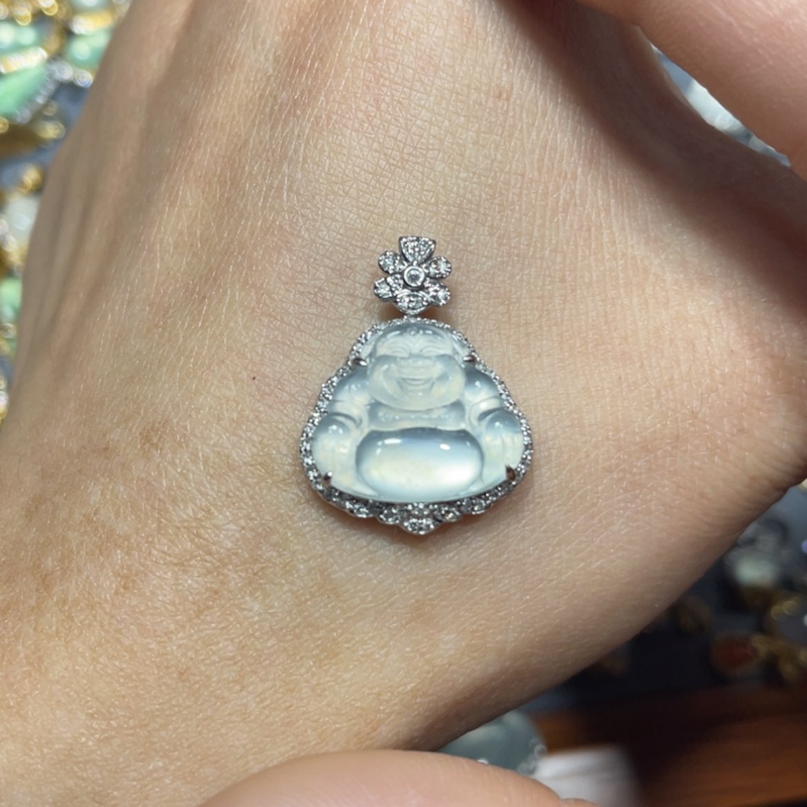 【闪购商品】翡翠吊坠(不含链)18K金镶嵌y****n