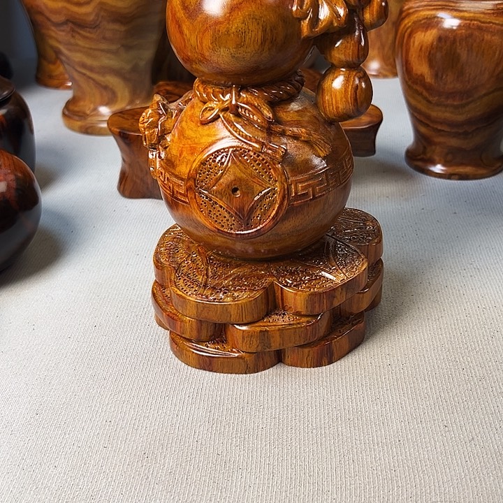 木质华**哥越南黄花梨葫芦一个