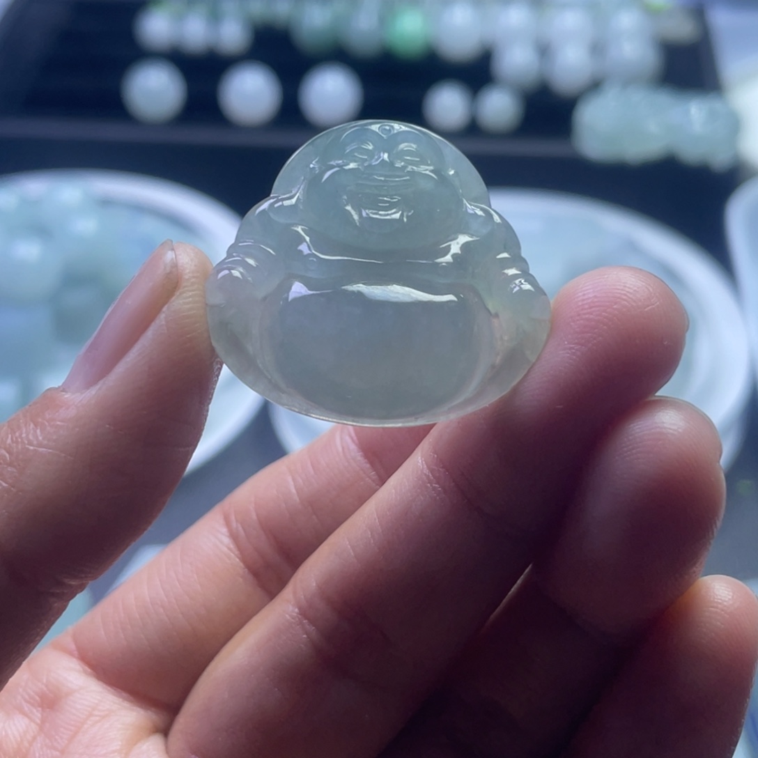 翡翠未镶嵌颈饰佛公