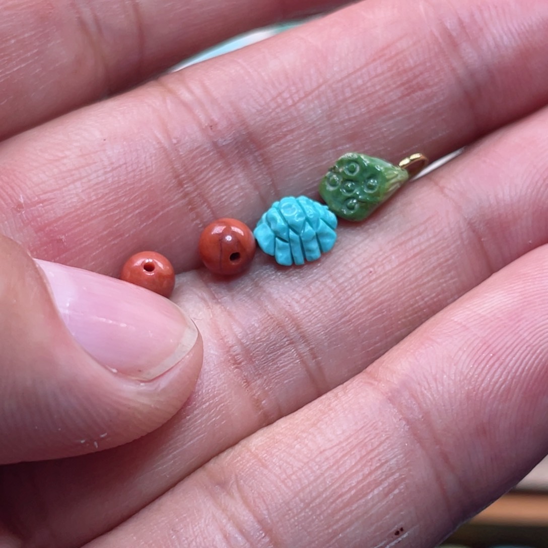 南红玛瑙配饰未镶嵌