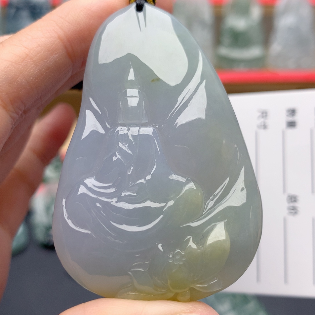 王***薯翡翠未镶嵌颈饰悟道