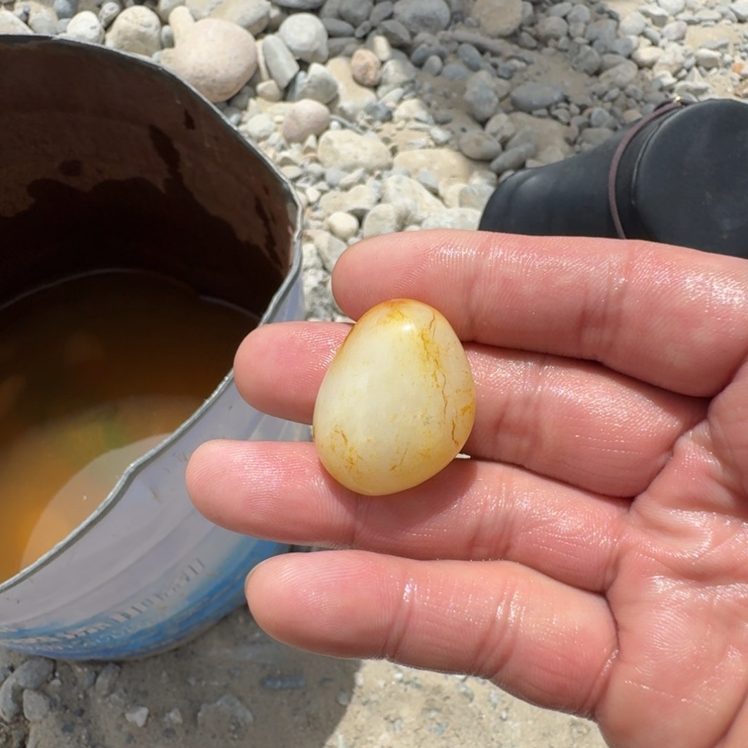 精品无镶嵌小吊坠 