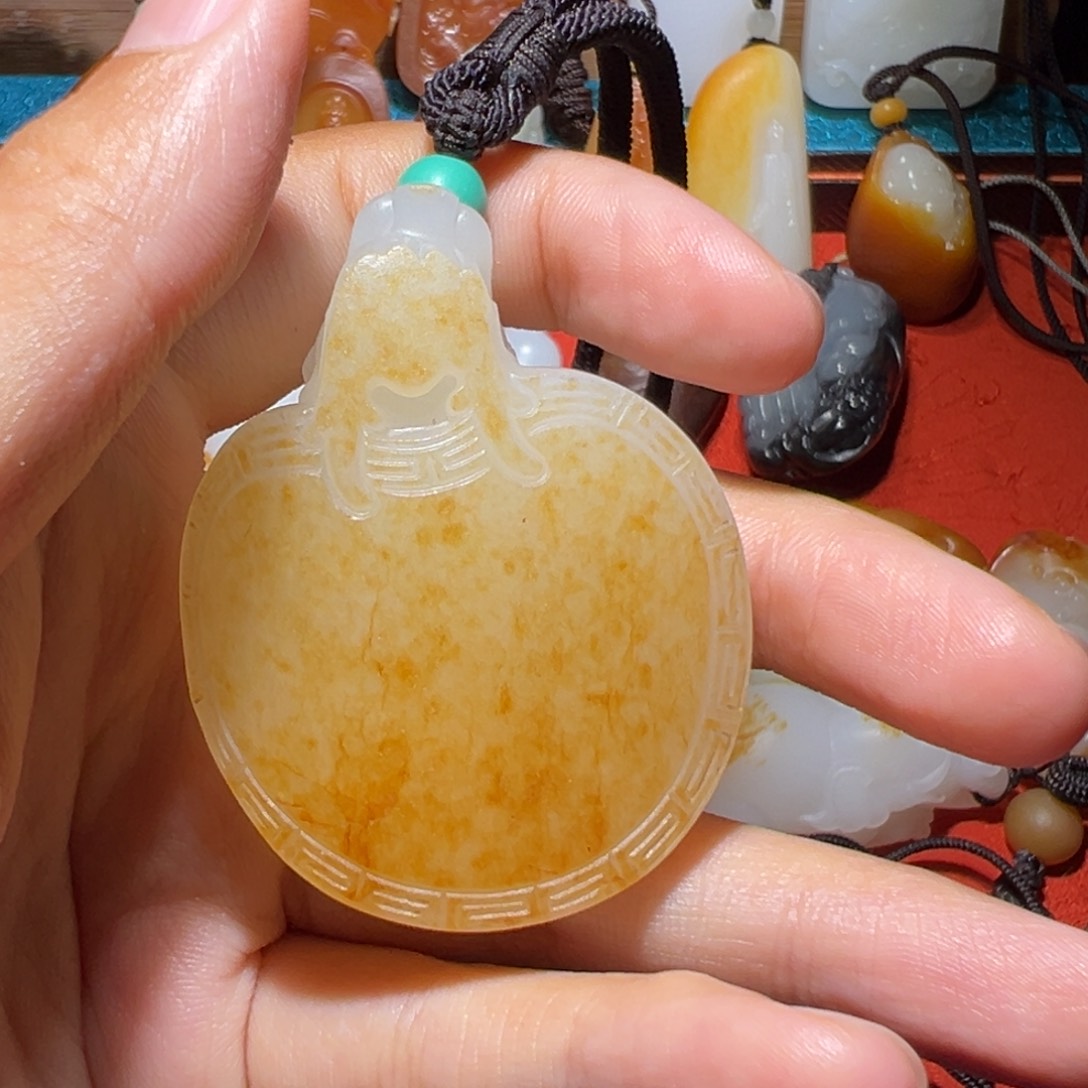 老****和田玉未镶嵌颈饰