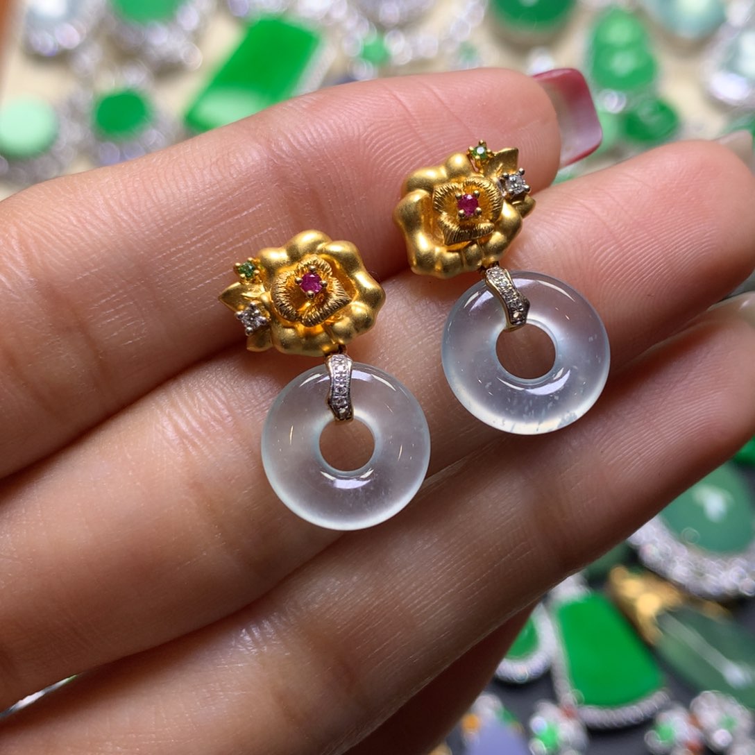 18K金镶嵌翡翠耳饰