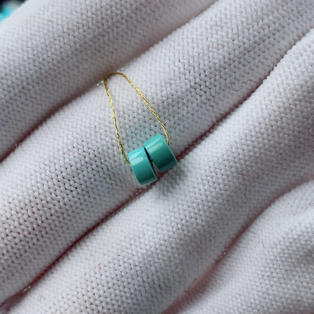 绿松石配饰未镶嵌