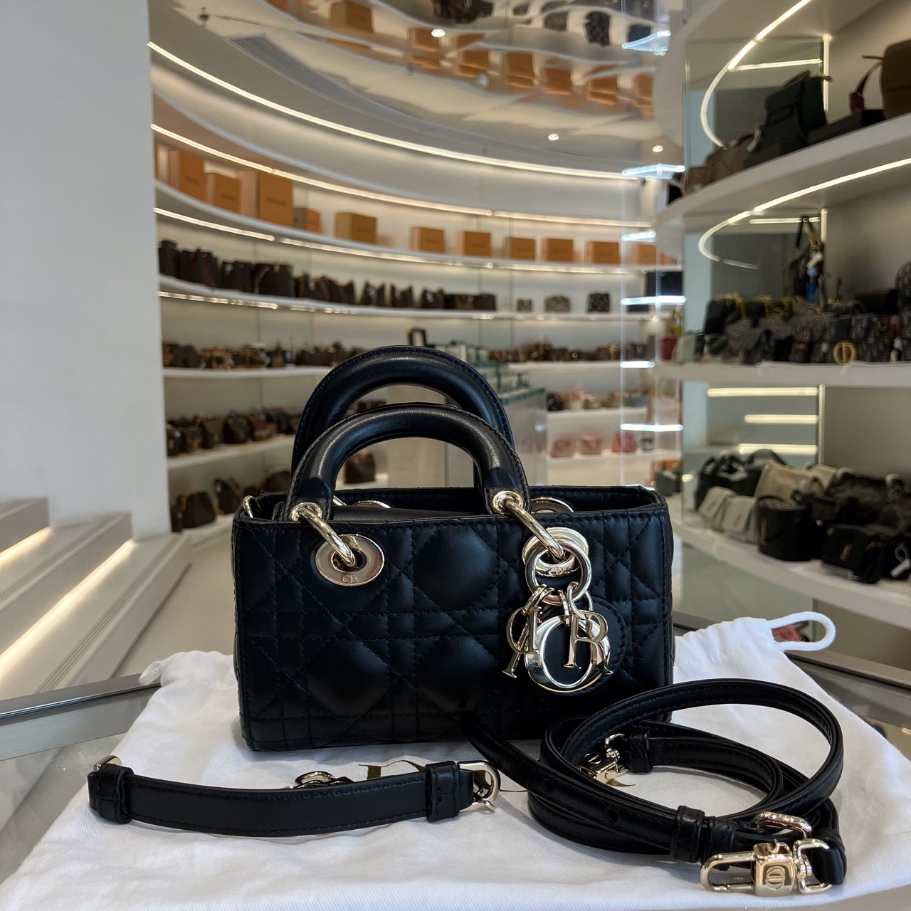 99新 DIOR/迪奥 迪奥横版戴妃三格mini黑金99新