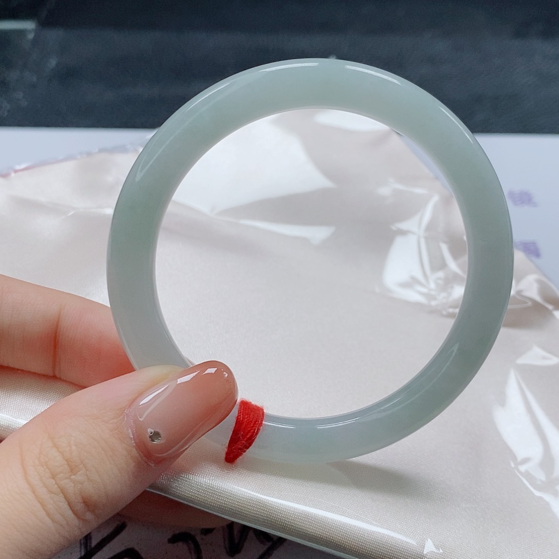 【闪购商品】未镶嵌手镯（圆镯）翡翠548号