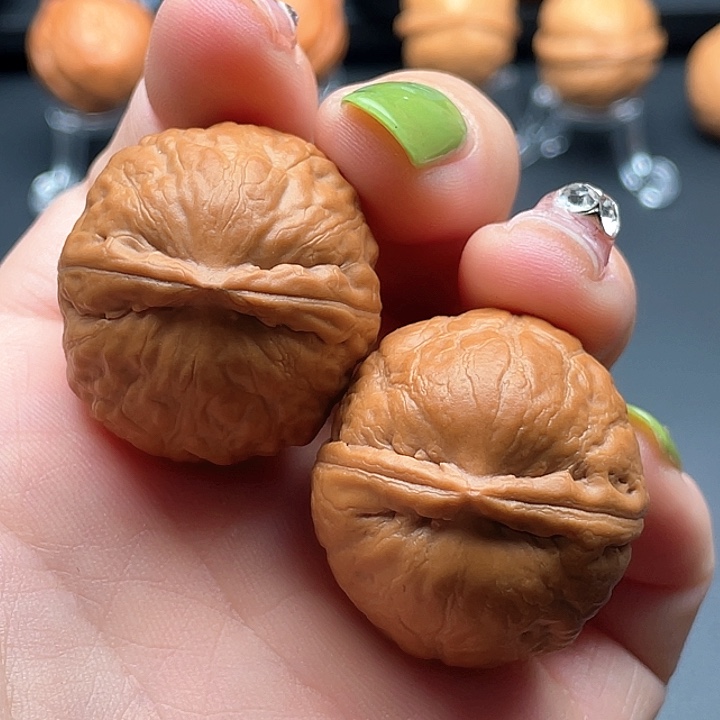文玩核桃把件舍利子