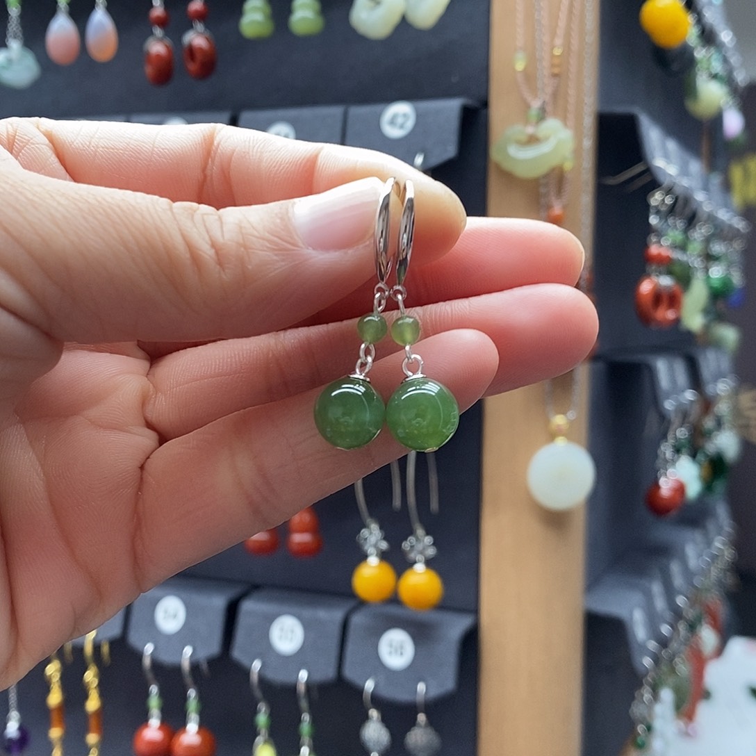 伍***霞和田玉银S925镶嵌耳饰