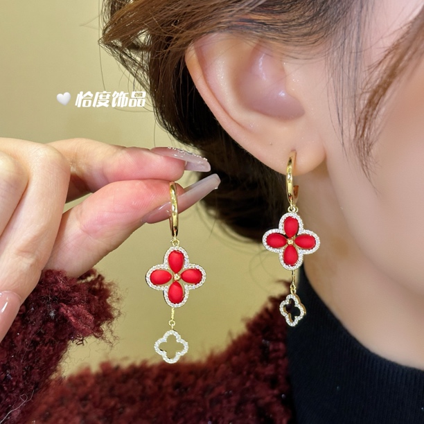 【恰度】时尚大气奢华灵动飘逸幸运草流苏耳钉
