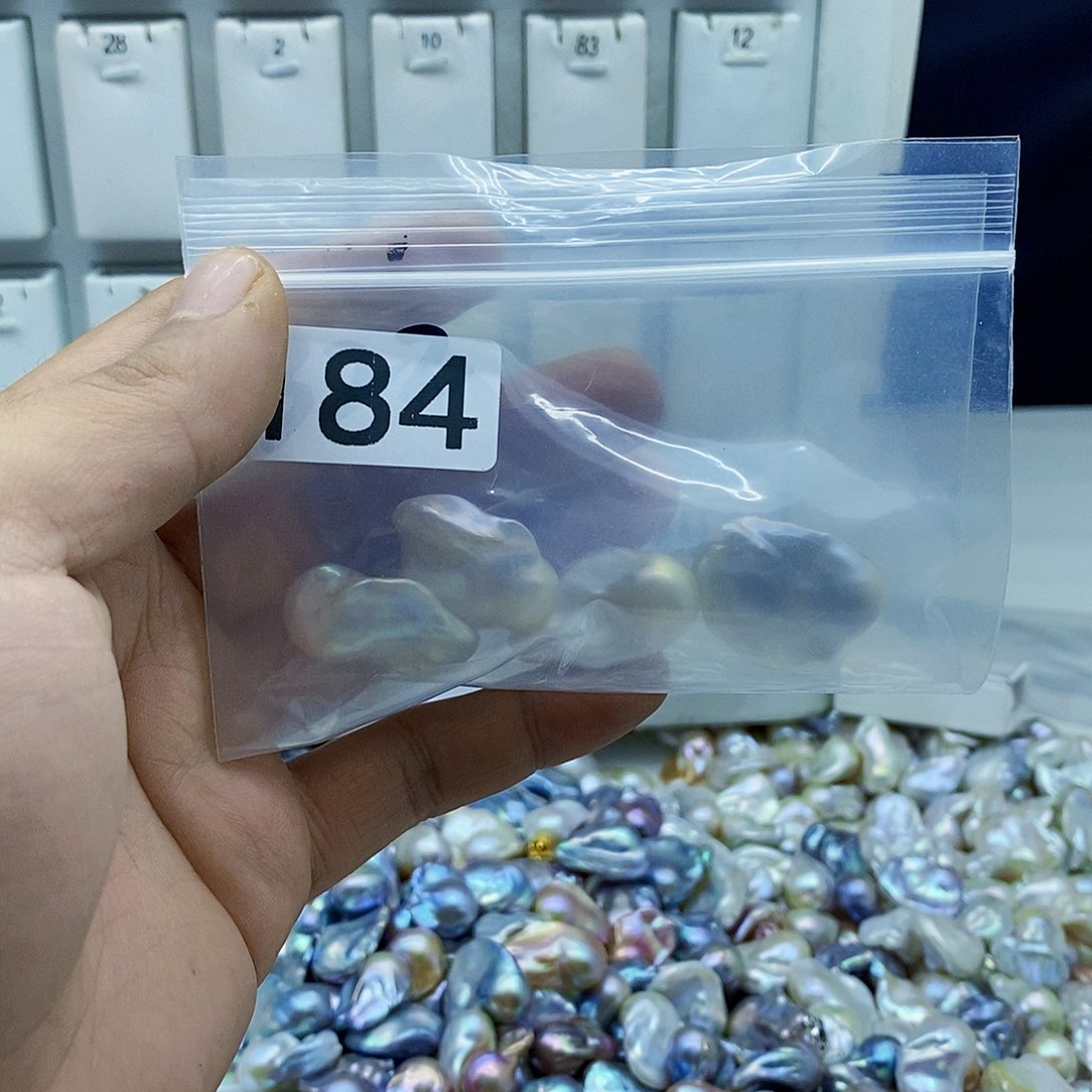 淡水珍珠合金颈饰晓*落