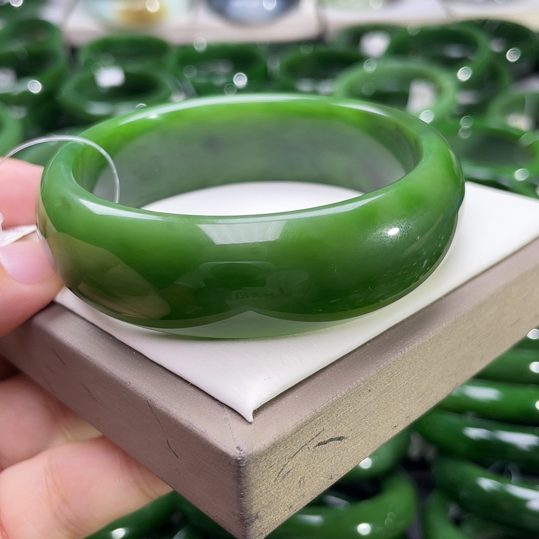 和田玉（碧玉）手镯未镶嵌