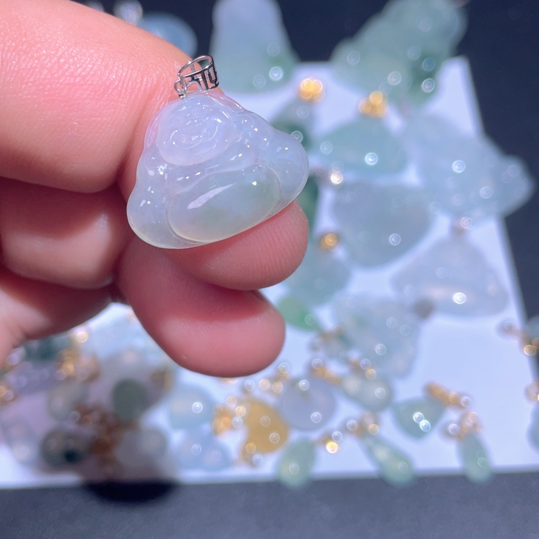 翡翠18K金镶嵌颈饰翡翠