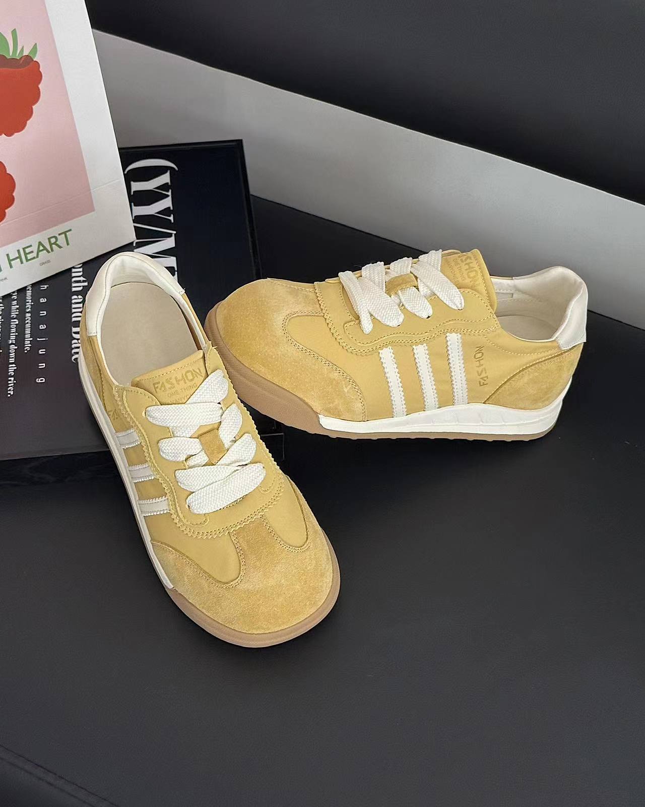 【鞋爱】1569-1国潮原创女士真皮莱卡布夏季卡皮巴拉经典三杠女德训