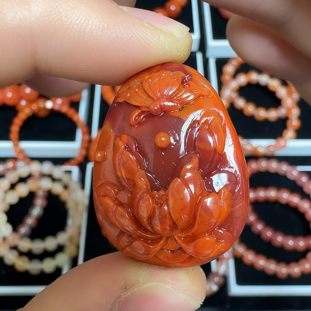 南红玛瑙未镶嵌川料瓦西满色满肉柿子红牡丹花吊坠17.1g