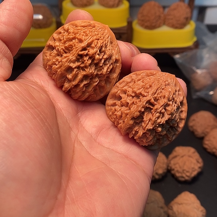 文玩核桃吊坠45尺，满天星