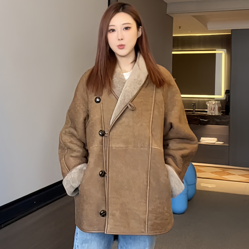 YYJL2555皮毛一体外套女中长款真皮羊羔毛单排扣绒面皮V领皮草