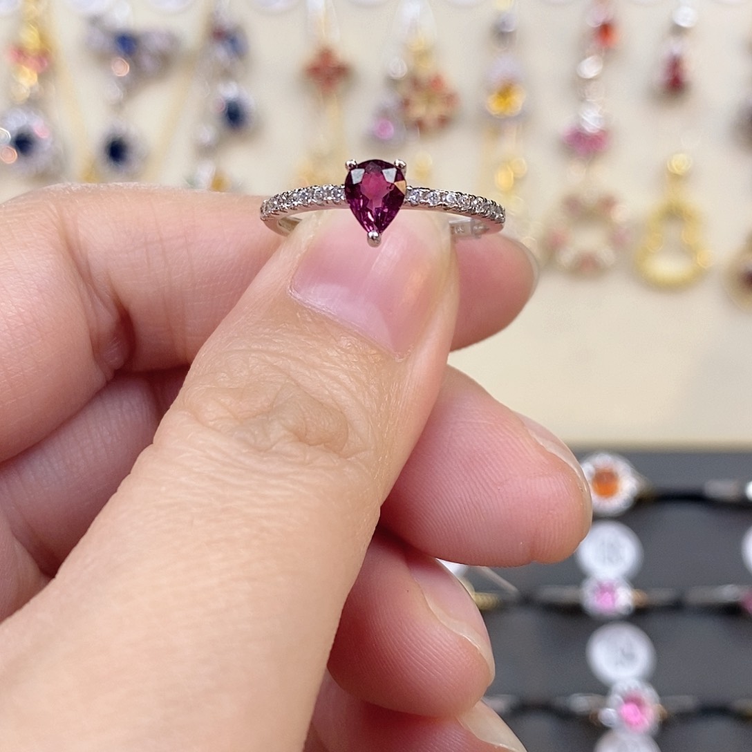 碧玺戒指银S925镶嵌卢比来