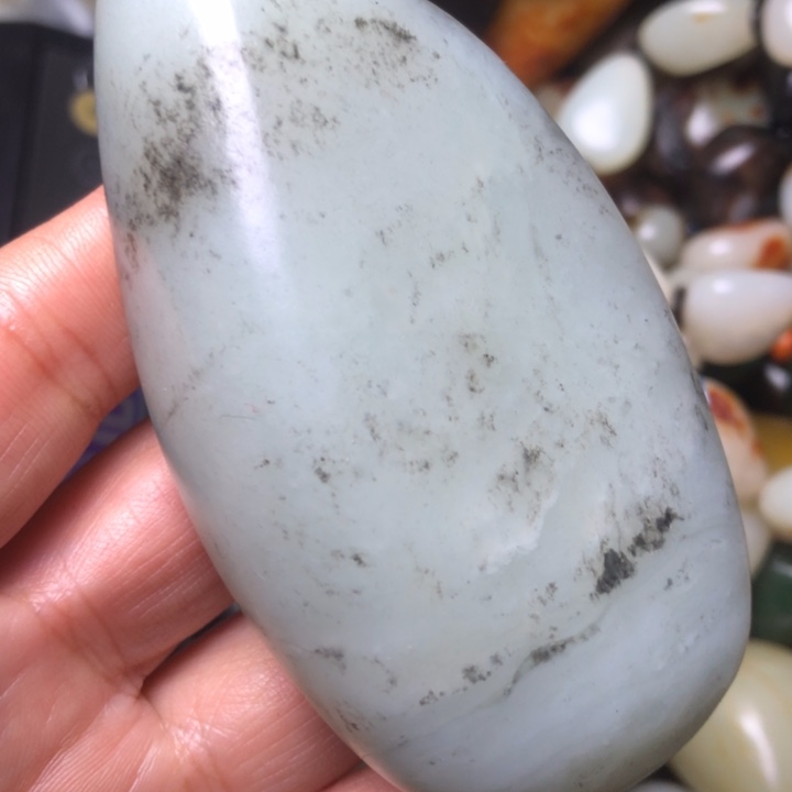 和田玉（翠青玉）未镶嵌珠宝奇石