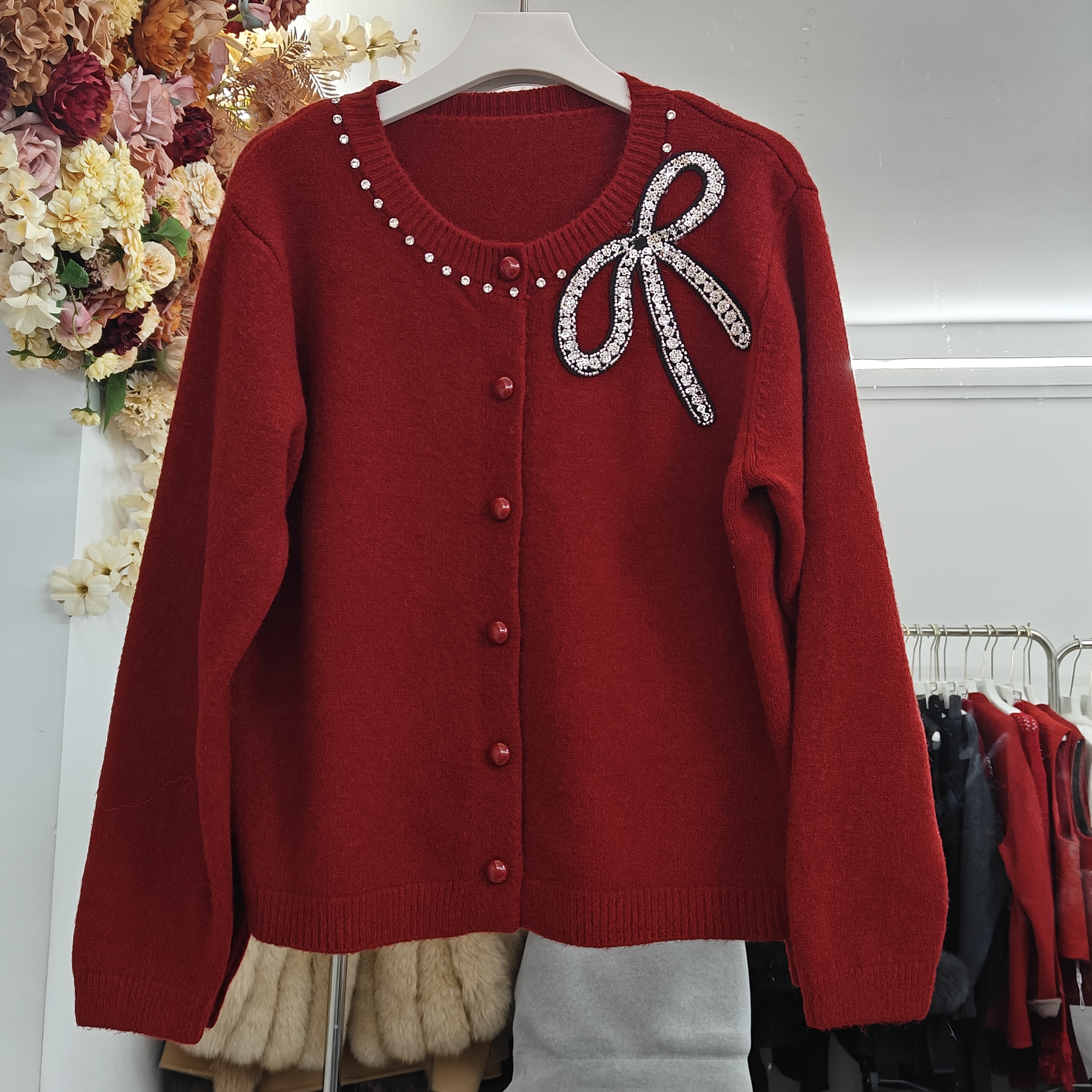 高级感蝴蝶结贴钻设计针织上衣女秋冬洋气内搭108