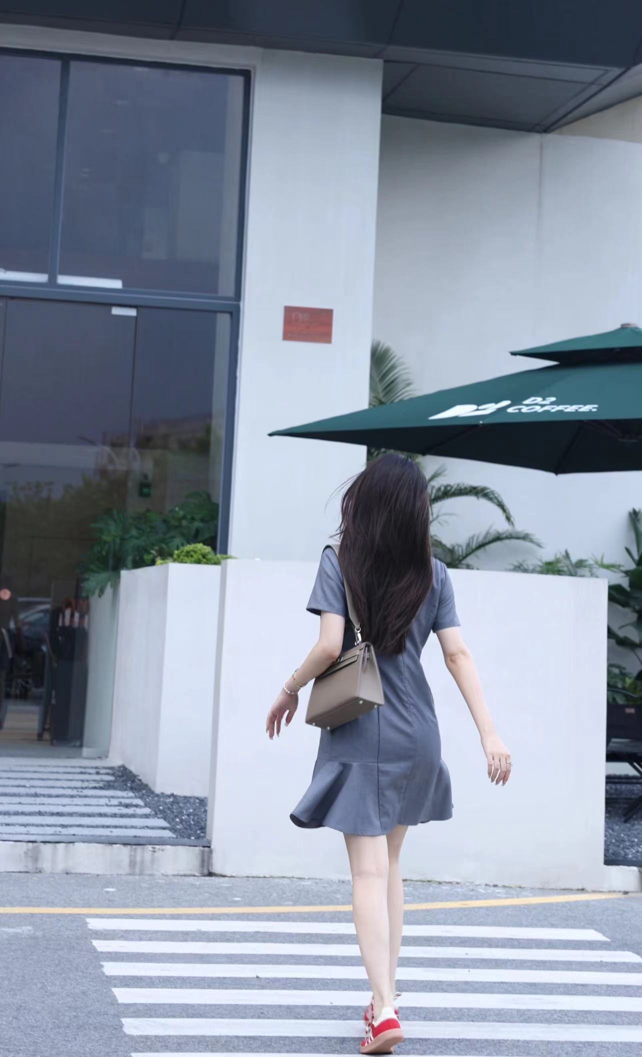 夏季高腰连衣裙短裙韩版中长裙显瘦制服斜肩款休闲