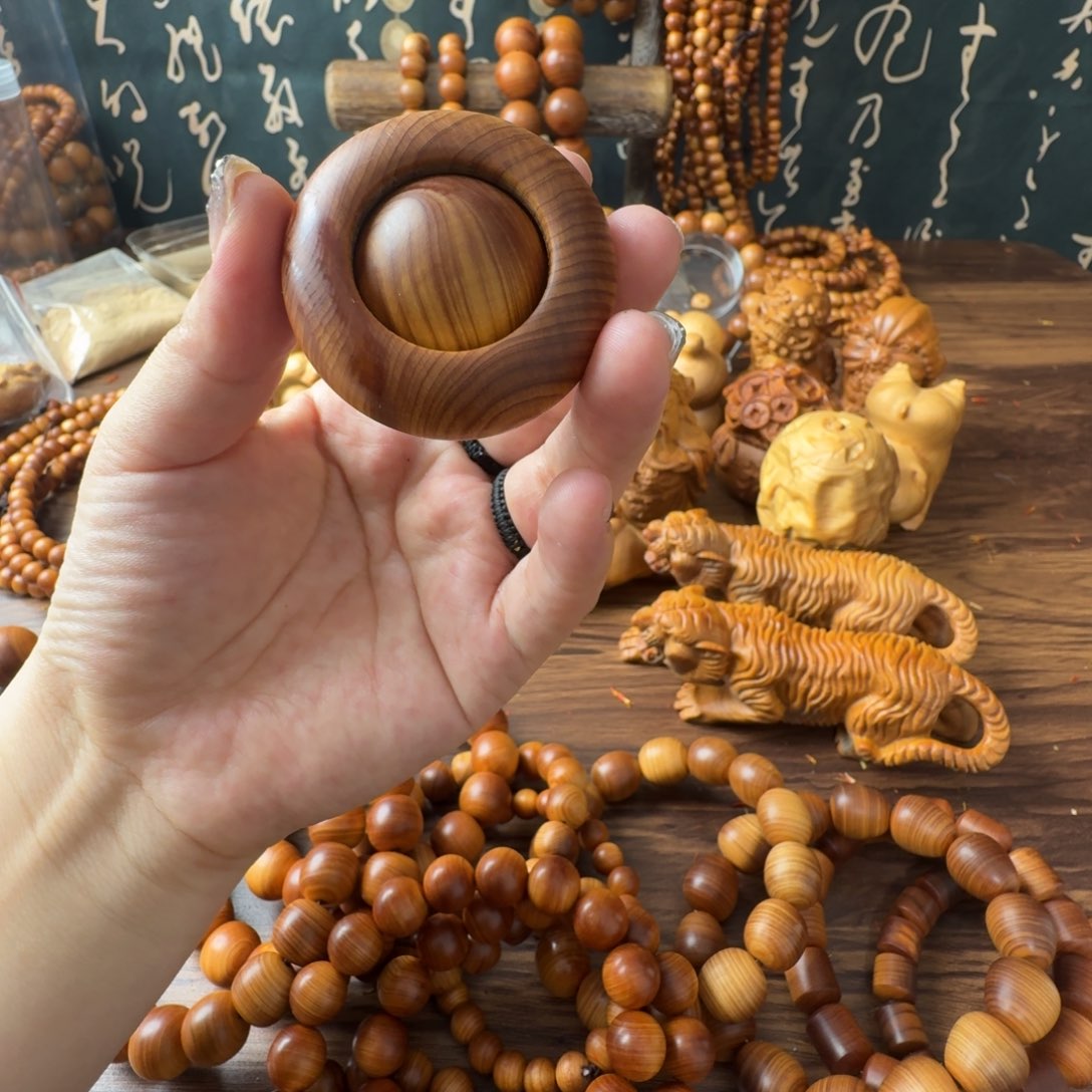 韦***缪手串/手链柏木（崖柏）时来运转