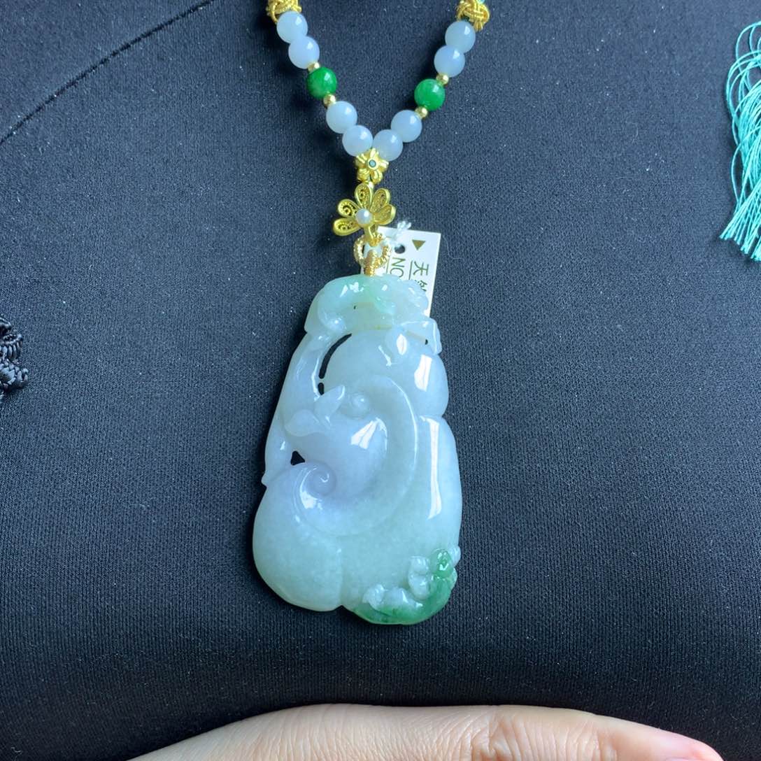 翡翠颈饰未镶嵌翡翠